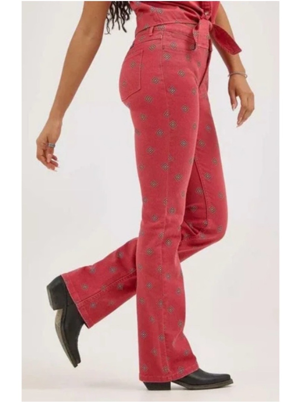 NWT Free People x Wrangler High Rise Bold Boot Bandana Print Jeans Red Size 10 - Picture 6 of 16
